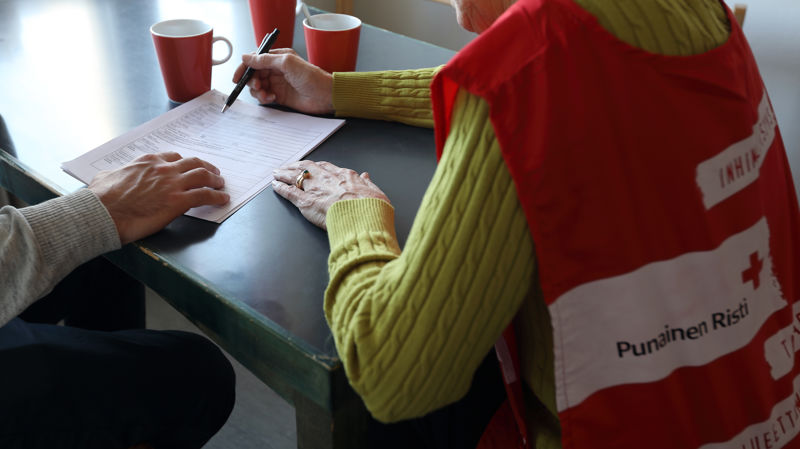 Support, guidance, and advice for undocumented people